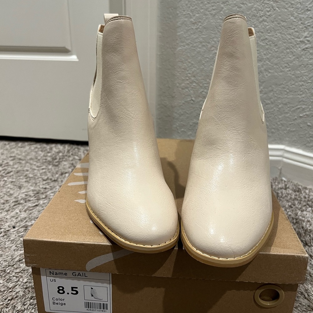 Mimi Ivory booties